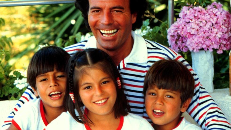 Michael, Rodrigo y Guillermo, los tres hijos millonarios y desconocidos de Julio Iglesias y Miranda Rijnsburger de los que no sabes nada